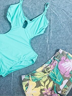 Mossimo Supply Co. Multicolor Floral Print Shorts with Turquoise Accents